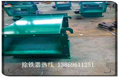 永磁管道除鐵器，吉林電動永磁管道除鐵器_內(nèi)部構(gòu)造結(jié)構(gòu)圖_吉林電動永磁管道除鐵器工作原理_安裝示意圖